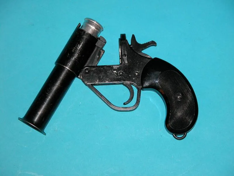 British WW2 No.1 Mk V Signal Pistol