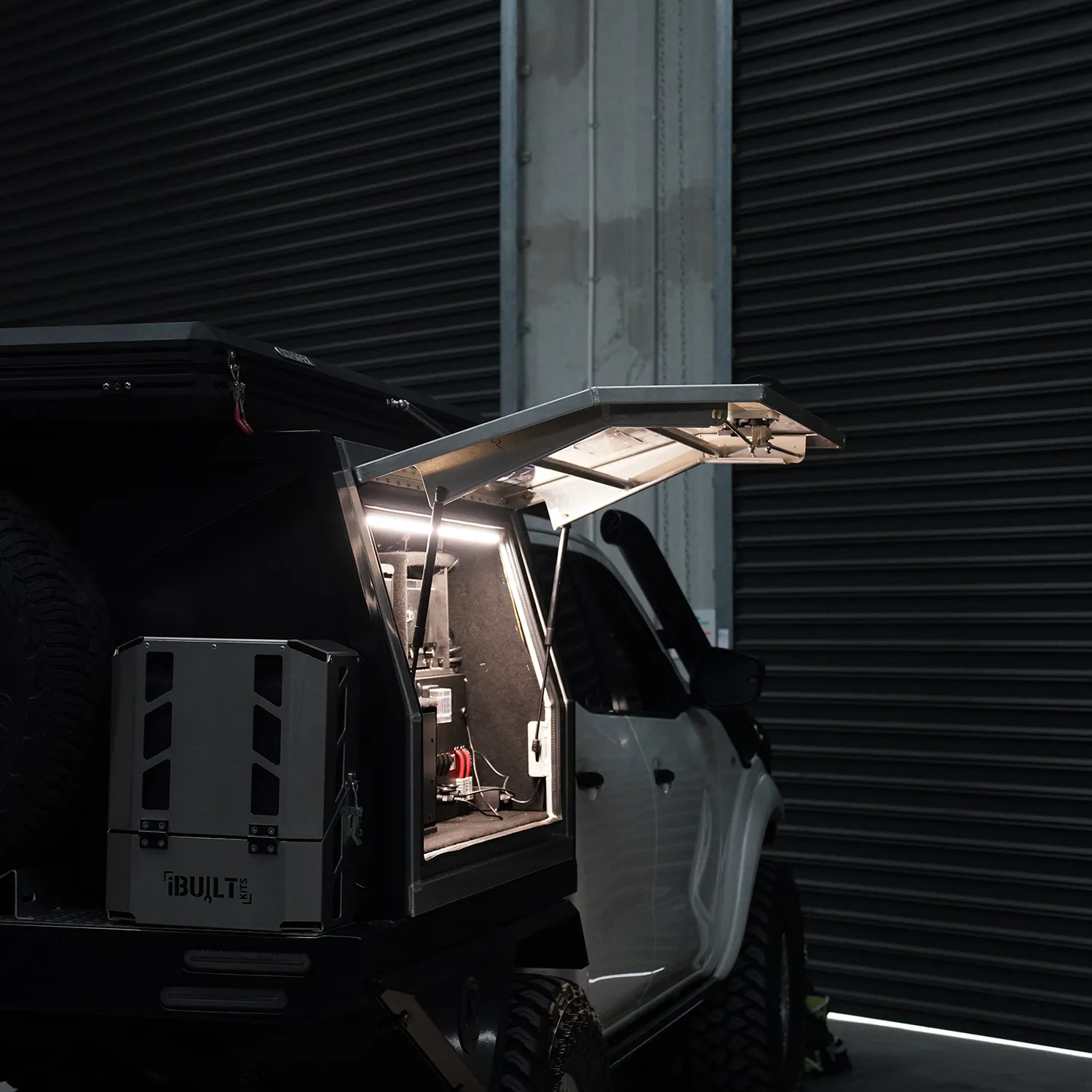 HARDKORR 100cm (1m) Tri-Colour LED Light Bar Kit with Diffuser